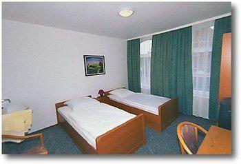 Pension Donau Grill Hanovre Extérieur photo