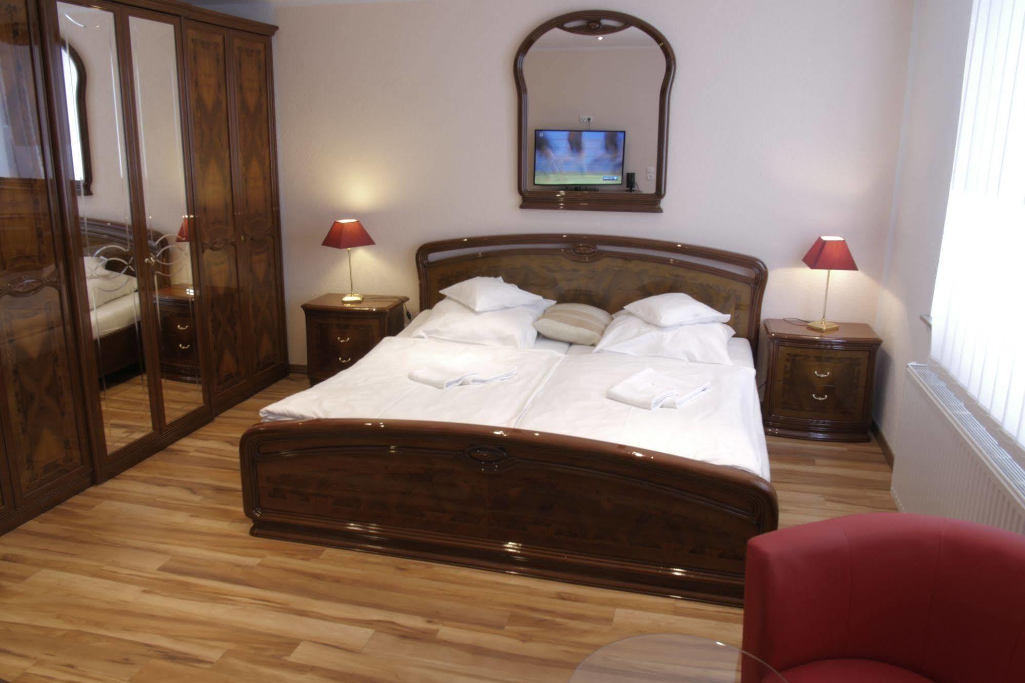 Pension Donau Grill Hanovre Extérieur photo