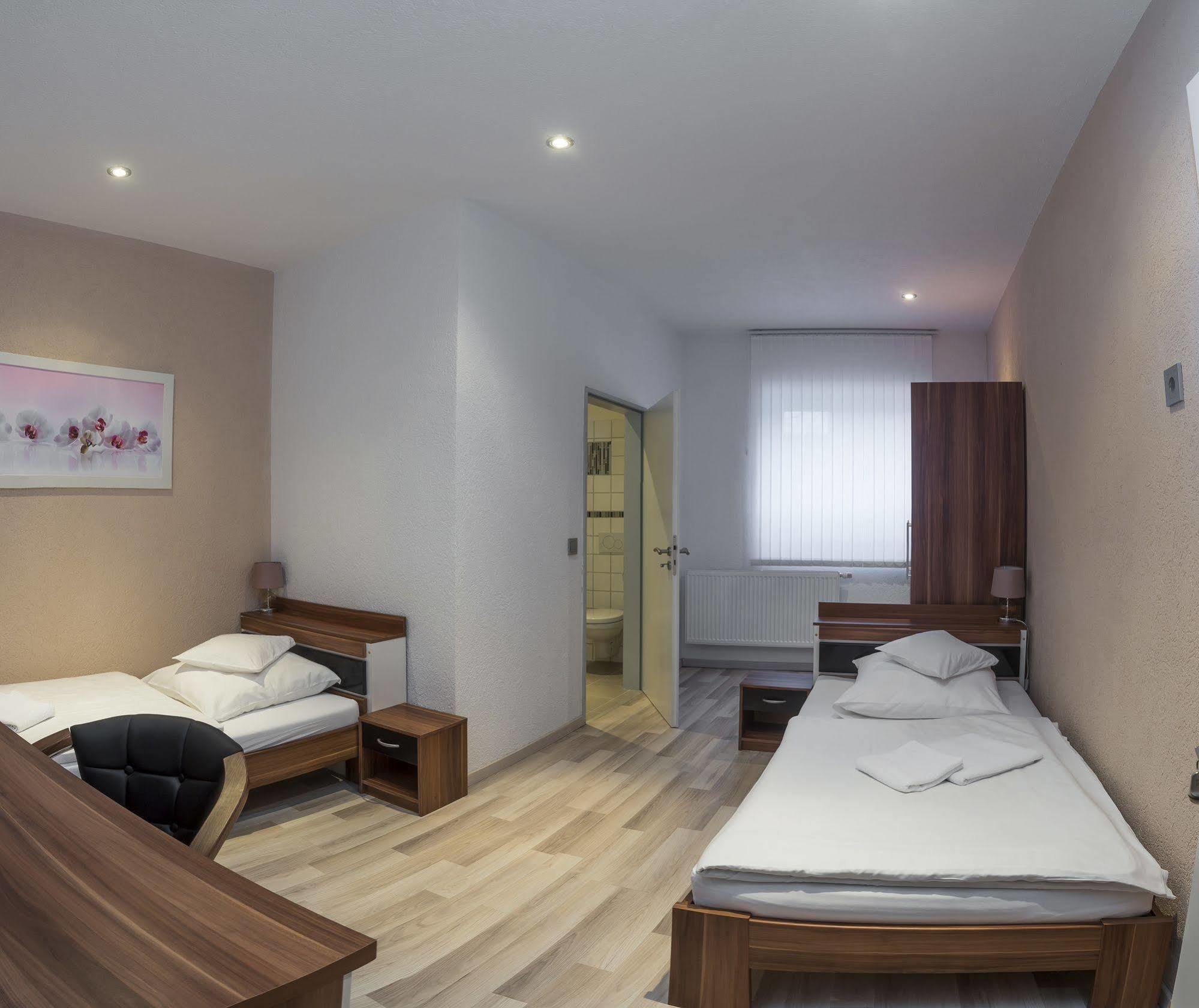 Pension Donau Grill Hanovre Extérieur photo